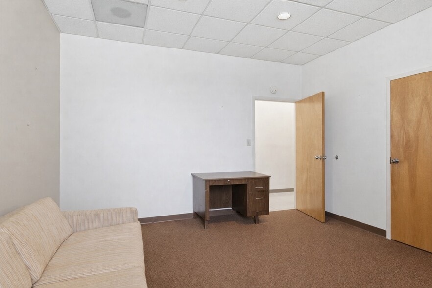 More Photos Of 812 S Main St, Cedartown Rehabilitation Center For Sale