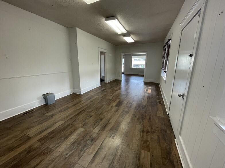 More Photos Of 312 W Main St, Waverly Freestanding For Sale