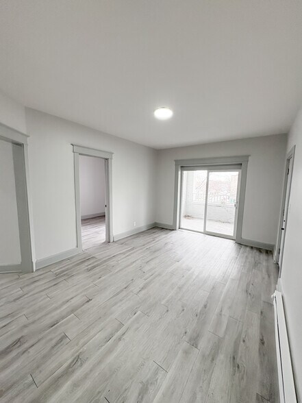 More Photos Of 303 Stone St, Joliet Multifamily For Sale