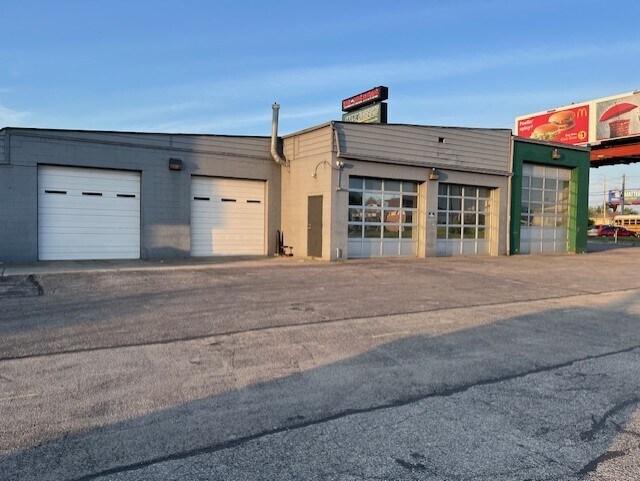 More Photos Of 6816 E 82nd St, Indianapolis Freestanding For Lease