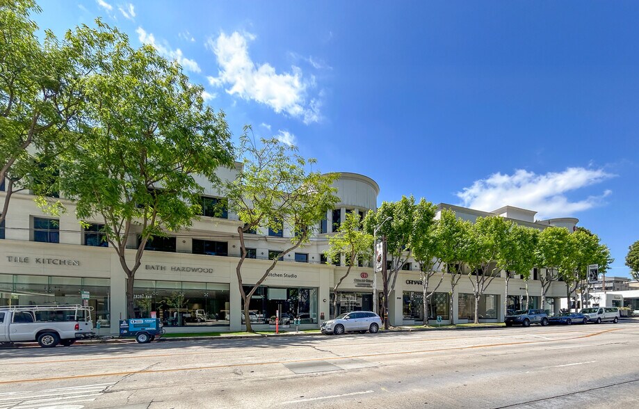 More Photos Of 8900-8920 Beverly Blvd, West Hollywood Office For Lease