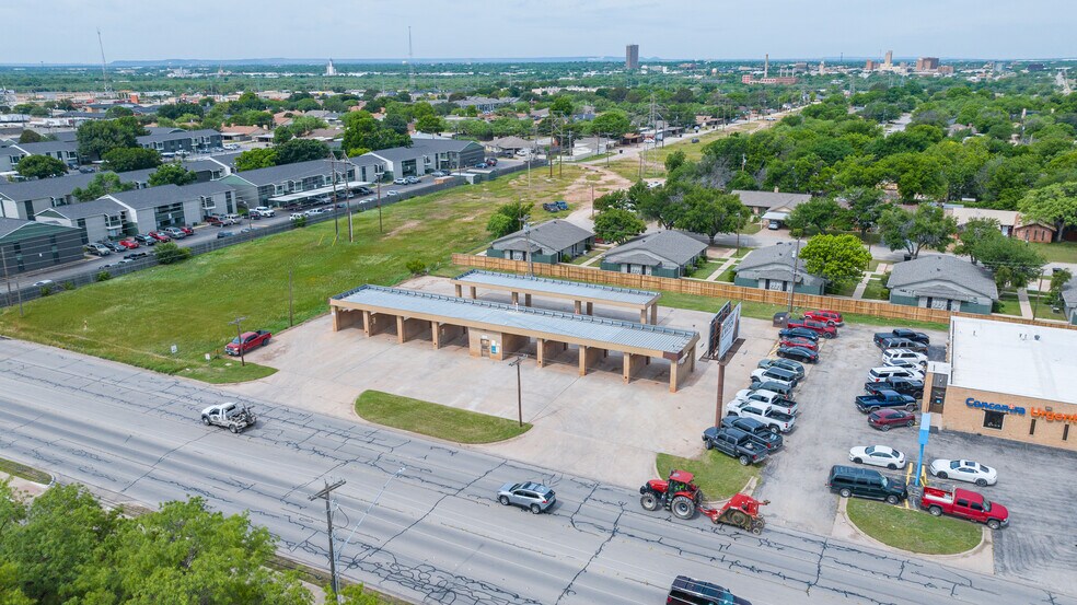 More Photos Of 550 NE Judge Ely Blvd, Abilene Carwash For Sale