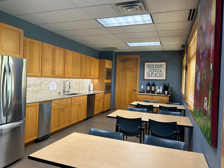 More Photos Of 181 S River Ridge Cir, Burnsville Office For Sale