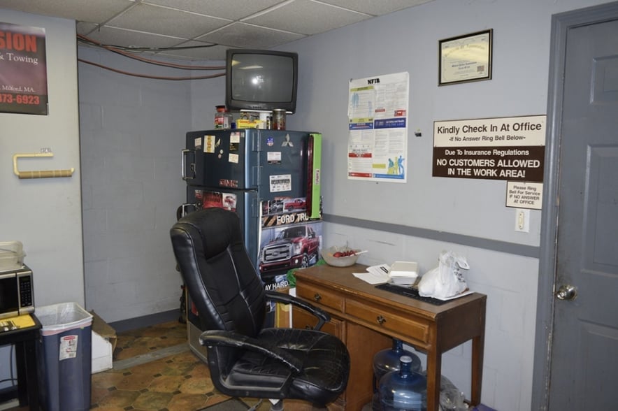 More Photos Of 60 West St, Milford Auto Repair For Sale