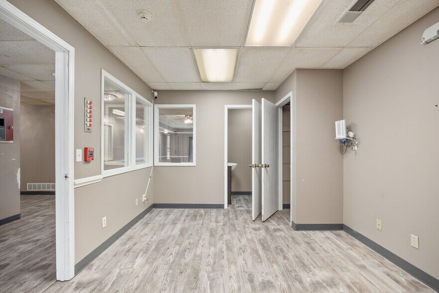 More Photos Of 3919 Messanie St, Saint Joseph Office For Sale