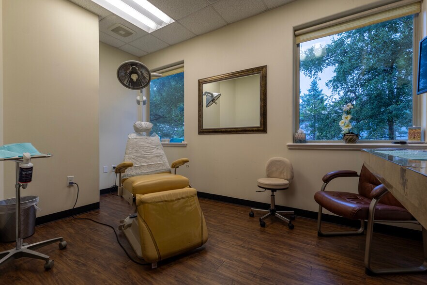 More Photos Of 2500 W William Cannon Dr, Austin Medical For Sale