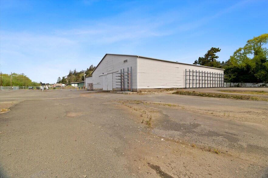 More Photos Of 6305 SW Highway 101, Lincoln City Warehouse For Sale