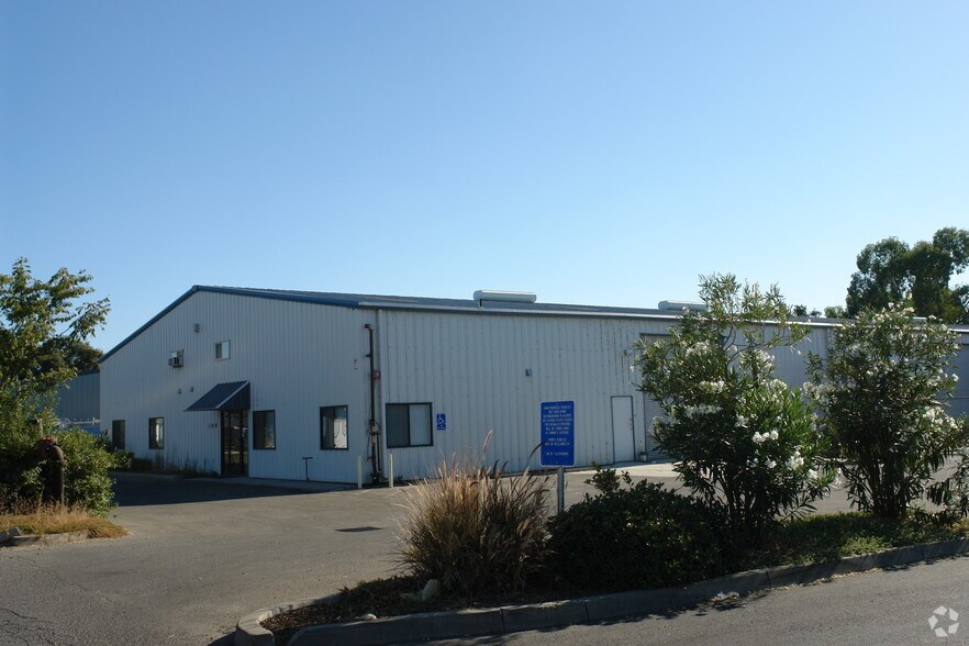 More Photos Of 140 Flocchini Cir, Lincoln Warehouse For Lease
