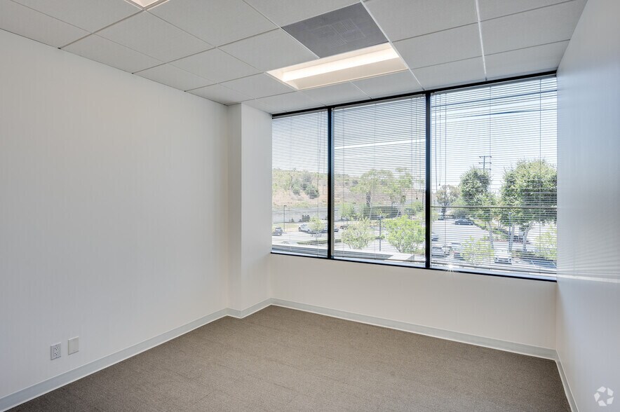 More Photos Of 3111 N Tustin Ave, Orange Office For Lease