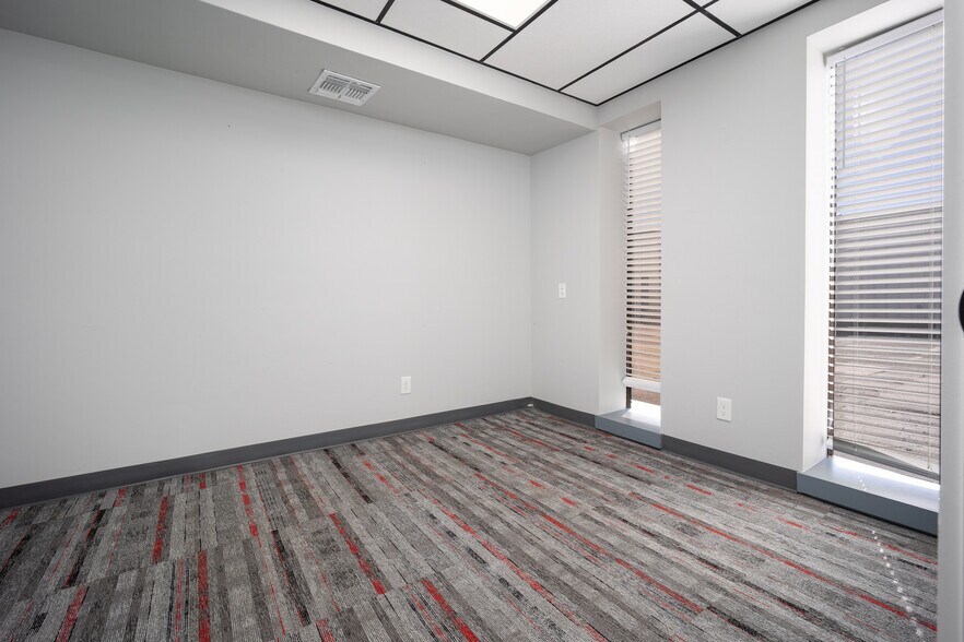 More Photos Of 2805 Broce Dr, Norman Warehouse For Sale