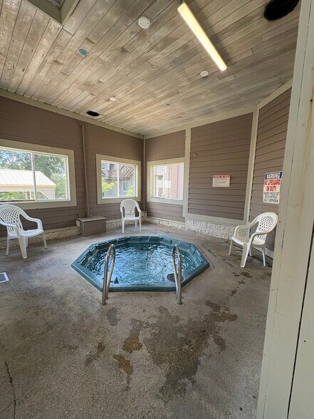 More Photos Of 245 N Jefferson St, Nashville Hotel For Sale