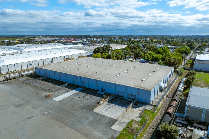 Primary Photo Of 1195 N Gertrude Ave, Stockton Warehouse For Sale