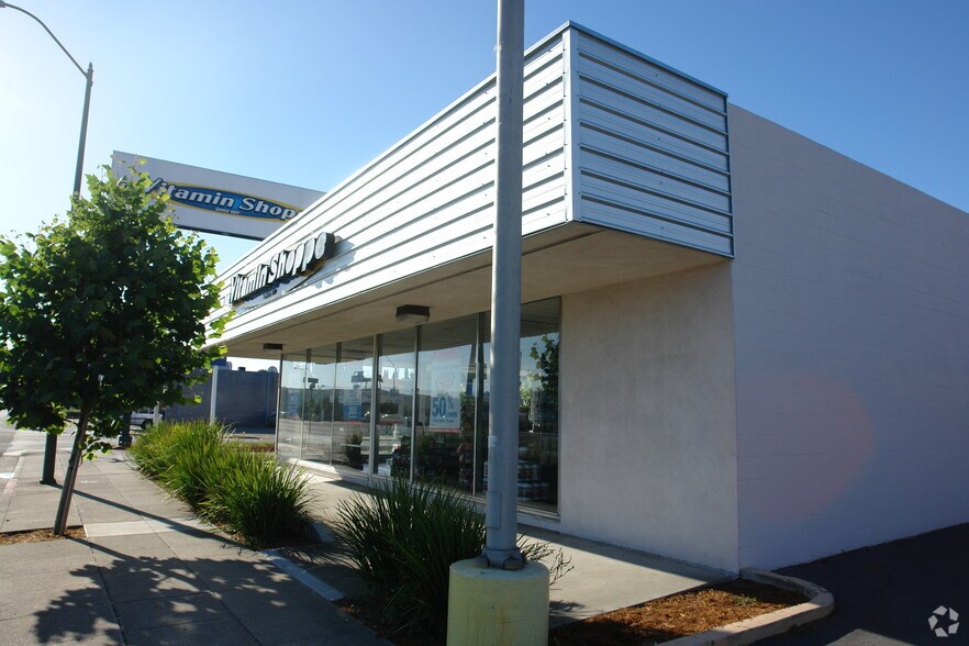 More Photos Of 3150 Stevens Creek Blvd, San Jose Freestanding For Lease