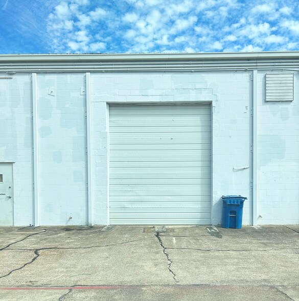 More Photos Of 1010-1020 Hercules Ave, Houston Unknown For Lease