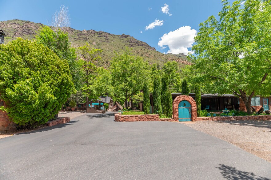 More Photos Of 4548 N State Route 89A, Sedona Hotel For Sale