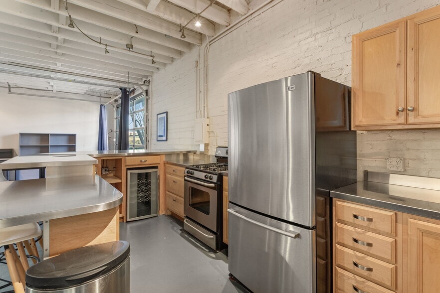 More Photos Of 1201 E 3rd St, Tulsa Freestanding For Lease