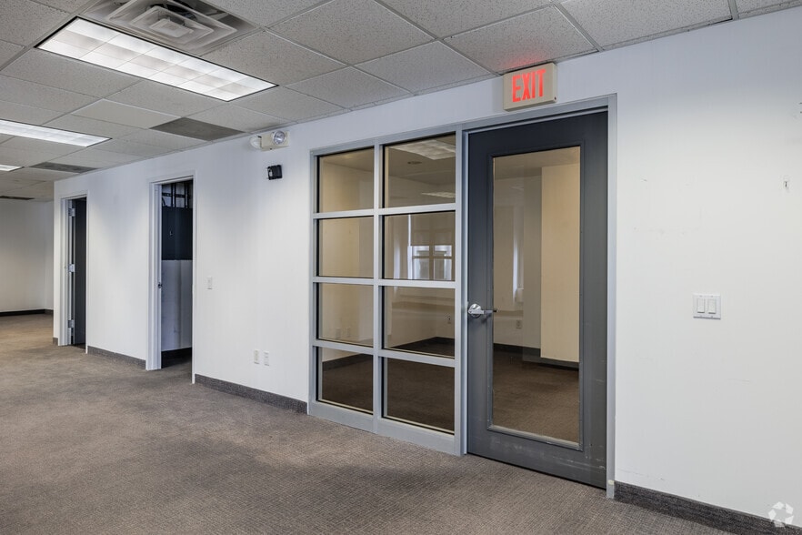 More Photos Of 15 Exchange Pl, Jersey City Office For Lease
