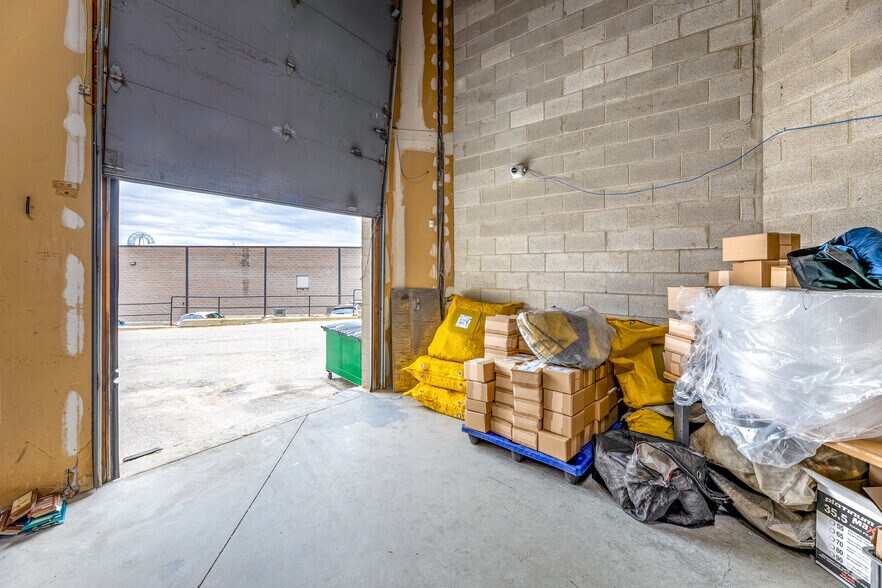 More Photos Of 50 W Wilmot St, Richmond Hill Manufacturing For Lease