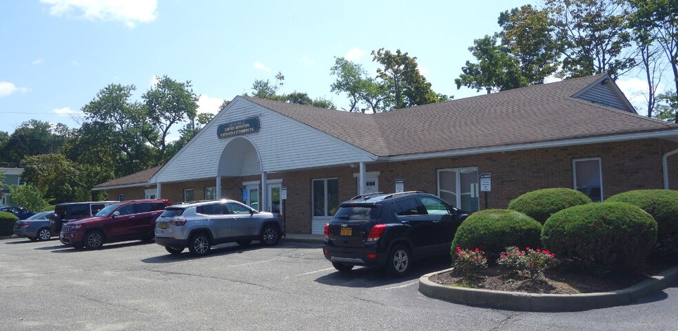 More Photos Of 100 Austin Plz, Patchogue Office Residential For Lease