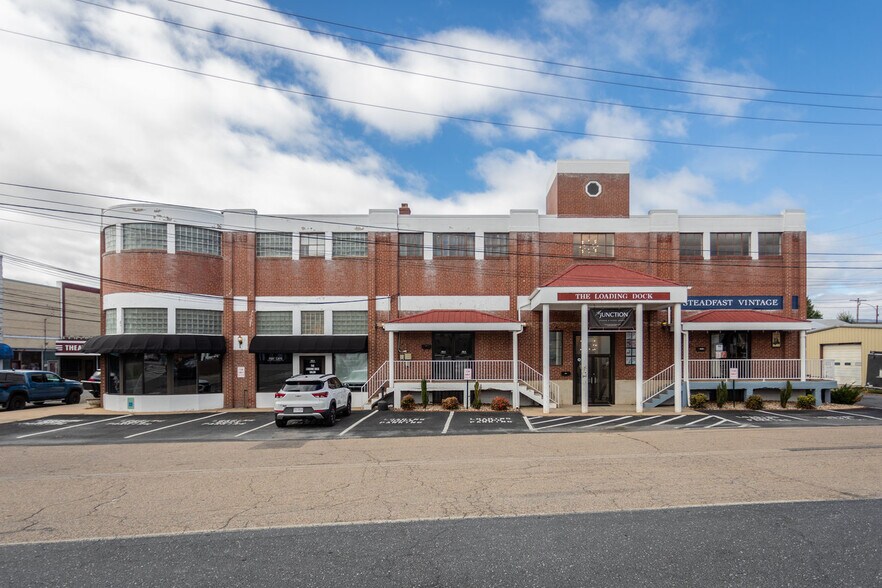 More Photos Of 406 W Spotswood Trl, Elkton Storefront For Sale