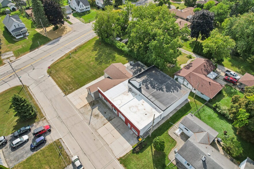 More Photos Of 9205 S Chicago Rd, Oak Creek Auto Repair For Sale