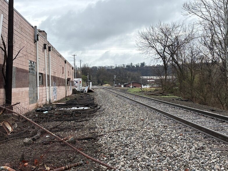 More Photos Of 550 Mayer St, Bridgeville Warehouse For Sale