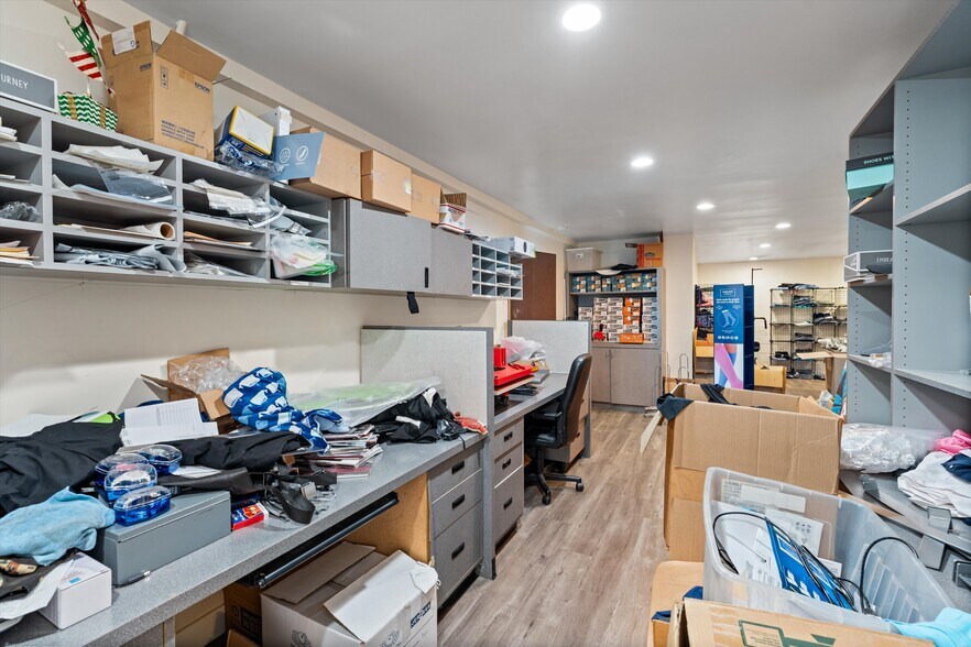 More Photos Of 500 E Willow St, Long Beach General Retail For Sale