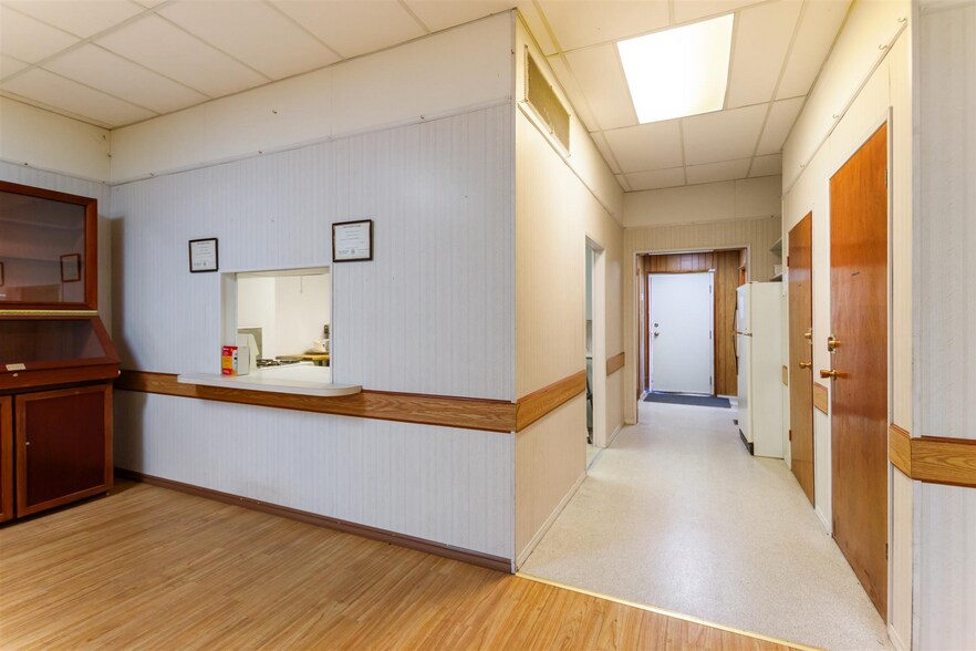 More Photos Of 33860 Pine st, Abbotsford Flex For Sale