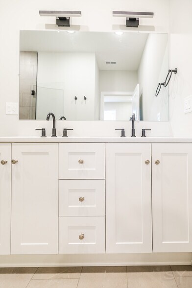 More Photos Of 6220 S King Dr, Chicago Multifamily For Sale