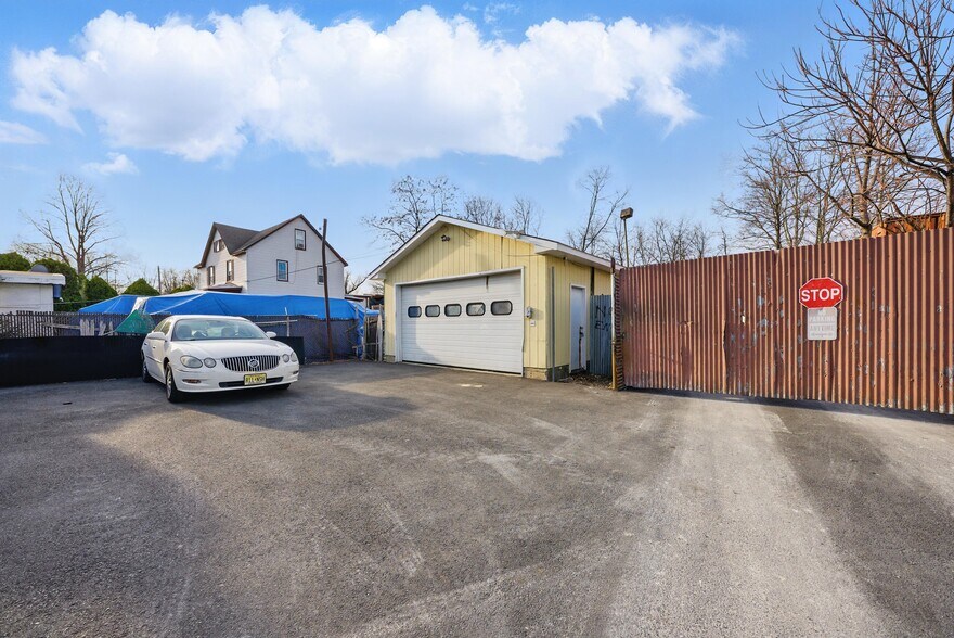 More Photos Of 203 E Blackwell St, Dover Multifamily For Sale