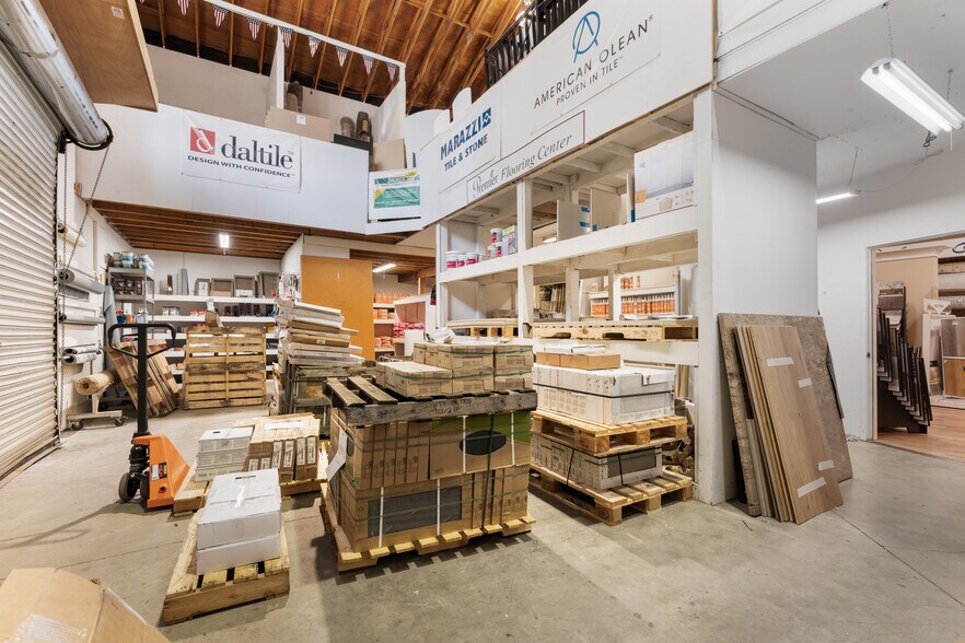 More Photos Of 807 S Auburn St, Grass Valley Showroom For Sale