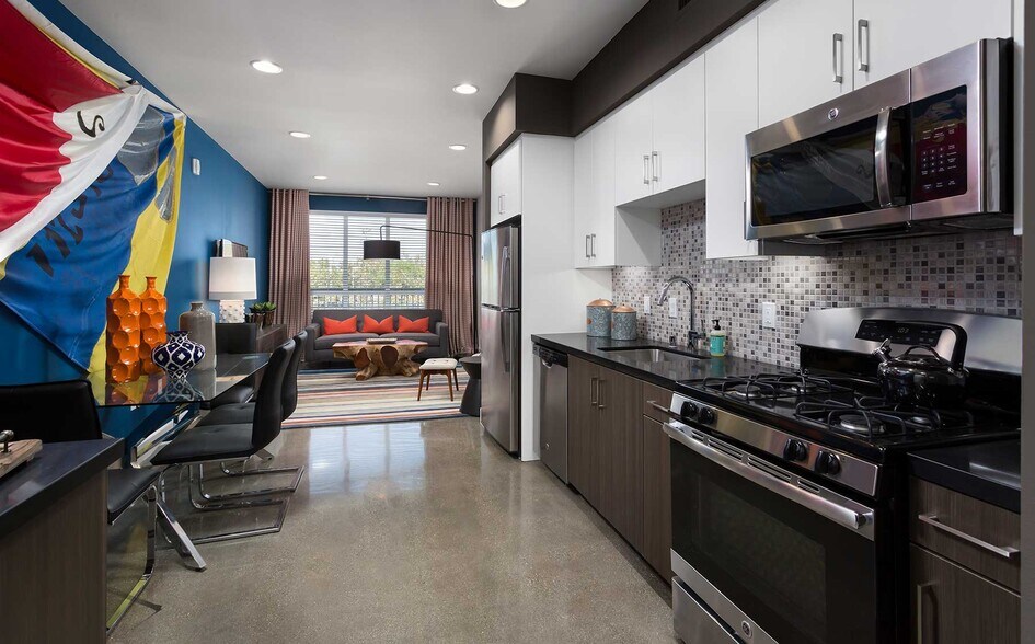 More Photos Of 7400 Center Ave, Huntington Beach Apartments For Lease