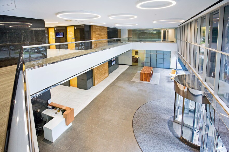 More Photos Of 3010 Lyndon B Johnson Fwy, Dallas Coworking Space