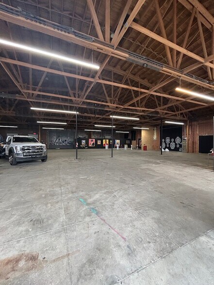 More Photos Of 615 S Anderson St, Los Angeles Manufacturing For Lease