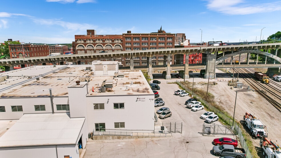 More Photos Of 1217 W 12th St, Kansas City Flex For Lease