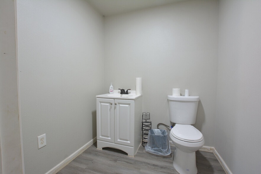 More Photos Of 1511 Private Road 7325, Lubbock Warehouse For Sale