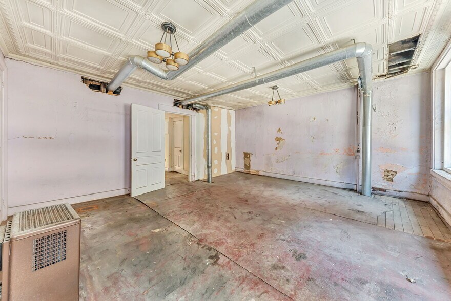 More Photos Of 628 Smithfield St, Pittsburgh Restaurant For Sale