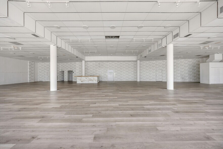 More Photos Of 9855 S Dixie Hwy, Pinecrest Freestanding For Sale