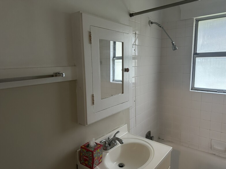 More Photos Of 150 W Stadium Dr, Stockton Apartments For Sale