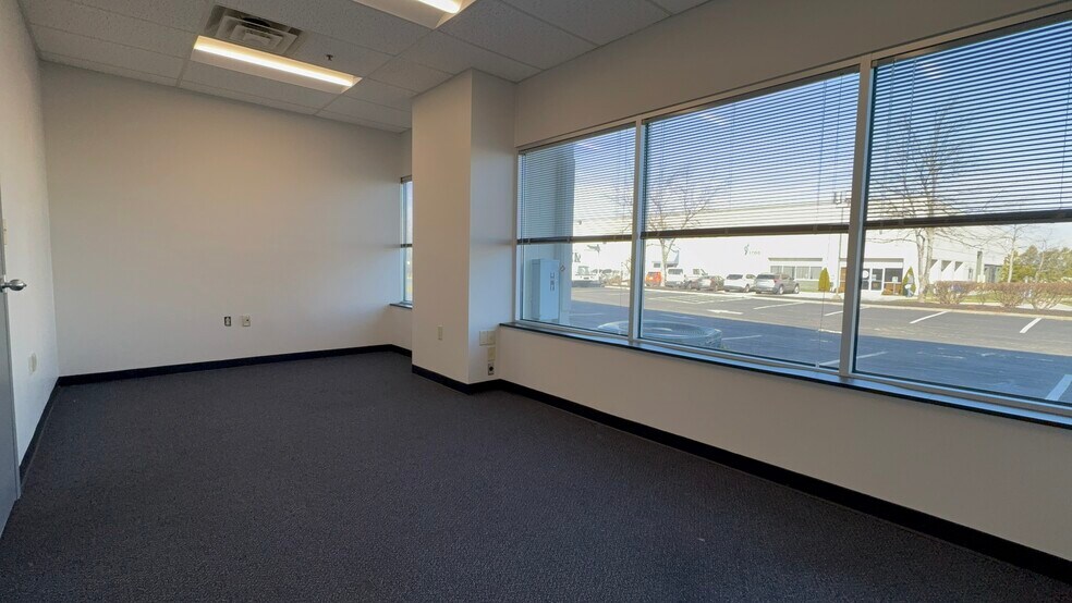 More Photos Of 1720 Fortune Ct, Lexington Light Distribution For Lease