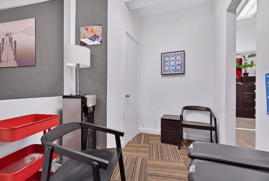 More Photos Of 60 Plaza St E, Brooklyn Apartments For Sale