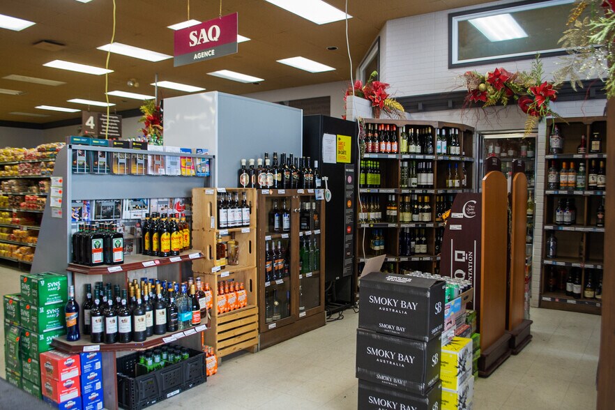 More Photos Of 769 15E Rue, Saint-zacharie General Retail For Sale