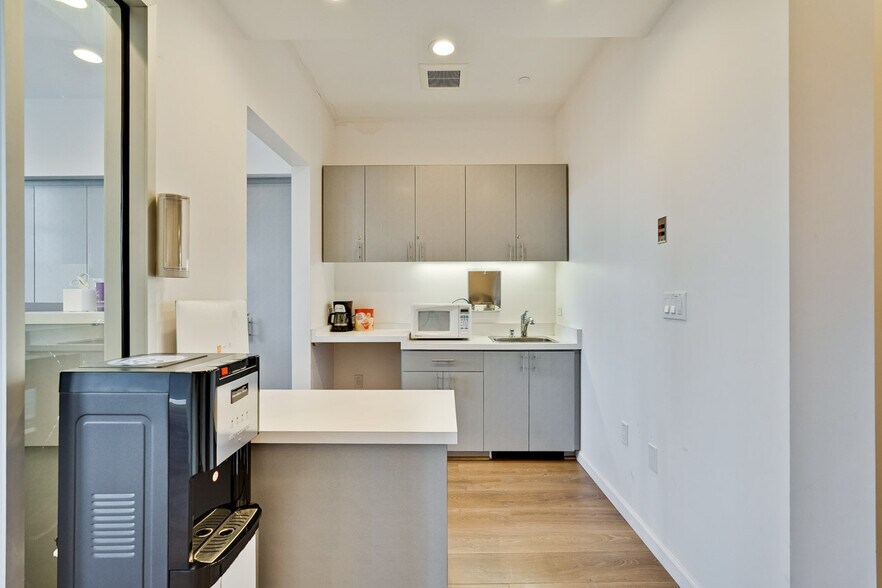 More Photos Of 1569 Lexann Ave, San Jose Medical For Lease