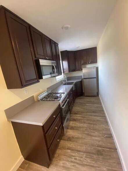 More Photos Of 1412 W Florence Ave, Los Angeles Apartments For Lease