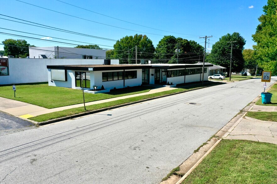 More Photos Of 1701 S Campbell Ave, Springfield Office For Sale