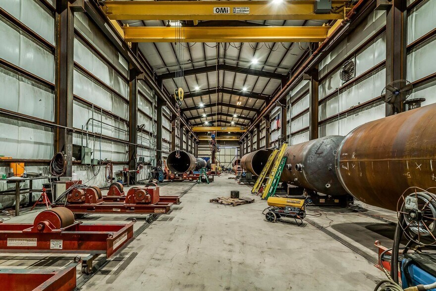 More Photos Of 520 Tradeway Dr, Mineral Wells Warehouse For Sale