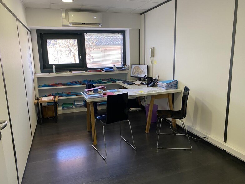More Photos Of 363 Avenue Victor Hugo, Valence Office For Sale