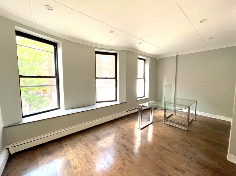 More Photos Of 901 Sheridan Ave, Bronx Storefront Retail Office For Lease