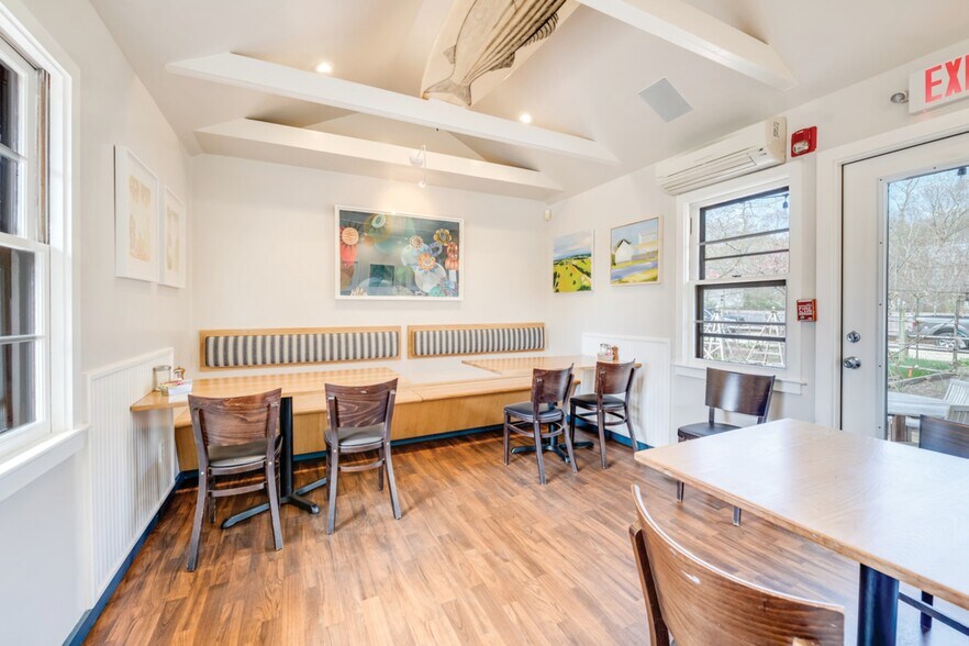 More Photos Of 1615 Bridgehampton, Sag Harbor Restaurant For Sale