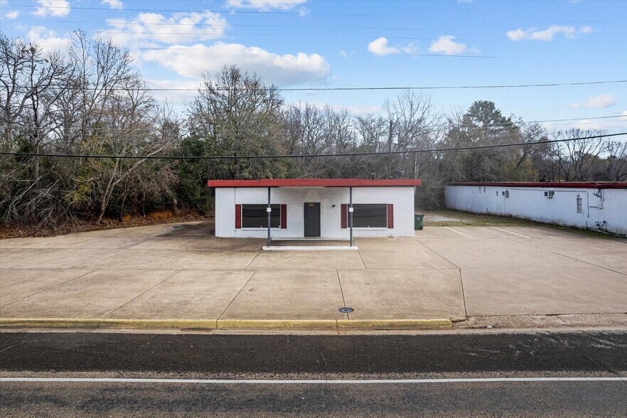 More Photos Of 1306 HWY 155, Palestine Auto Repair For Sale
